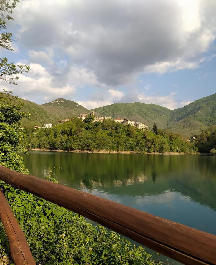 Casa Vacanze Al Colletto - Con Terrazza Panoramica In Centro Storico Vagli di Sotto 外观 照片